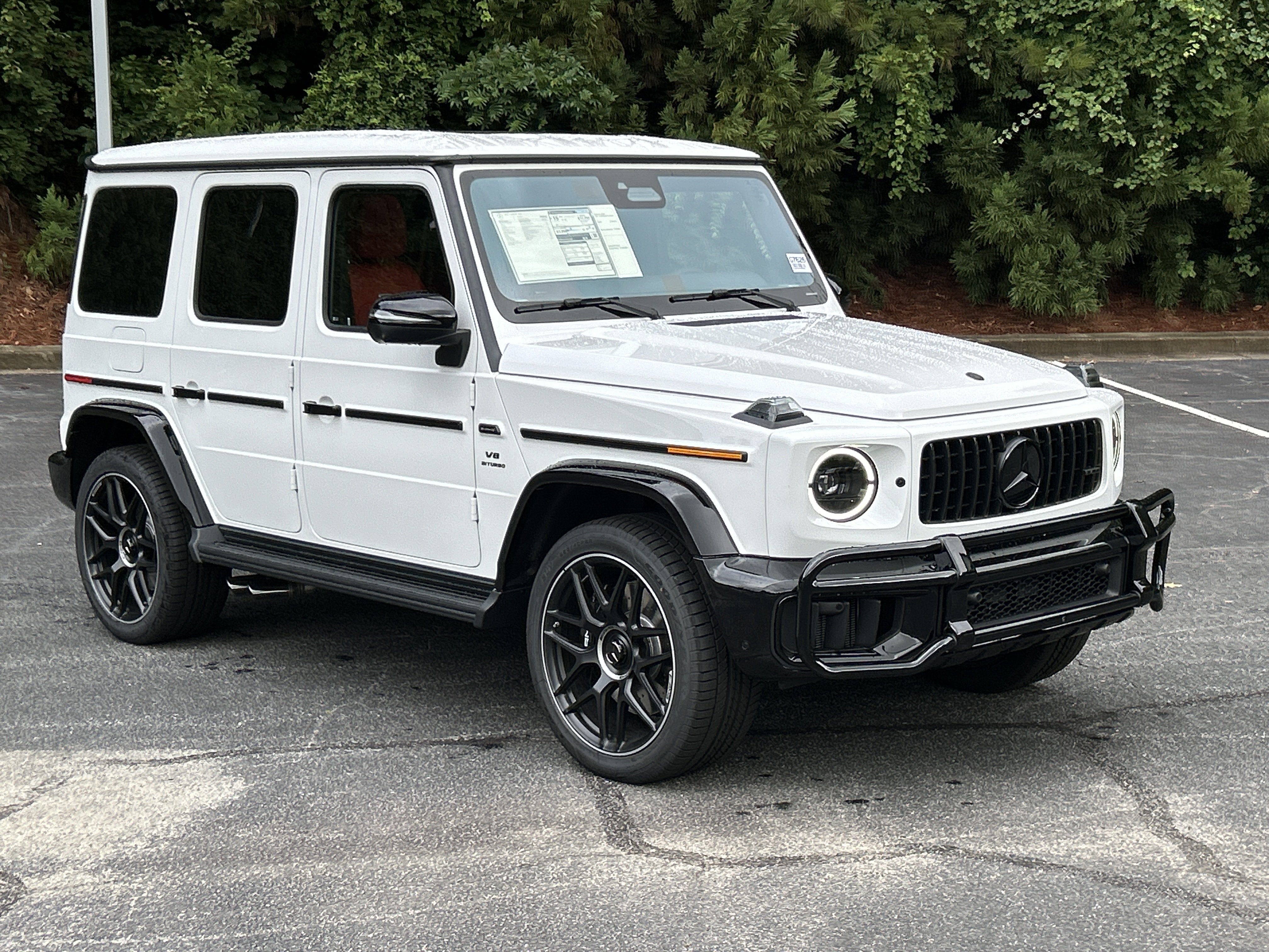 New 2027 MANUFAKTUR Moonlight White Metallic Mercedes-Benz AMG® G 63 SUV image 4