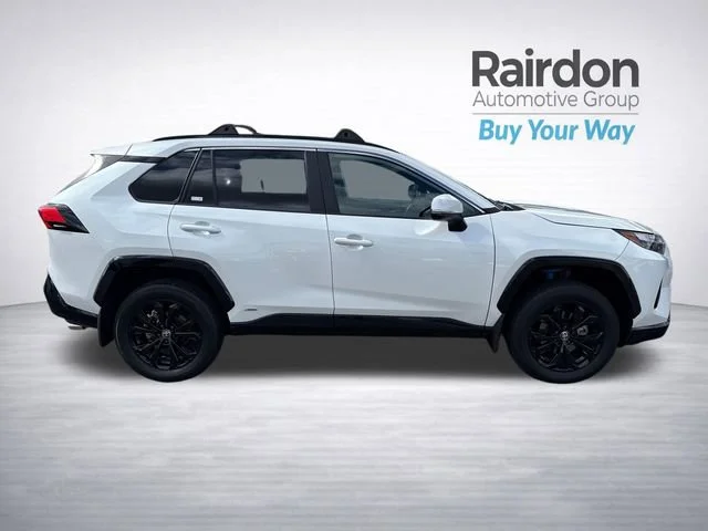 2024 Toyota RAV4 SE - Photo 9