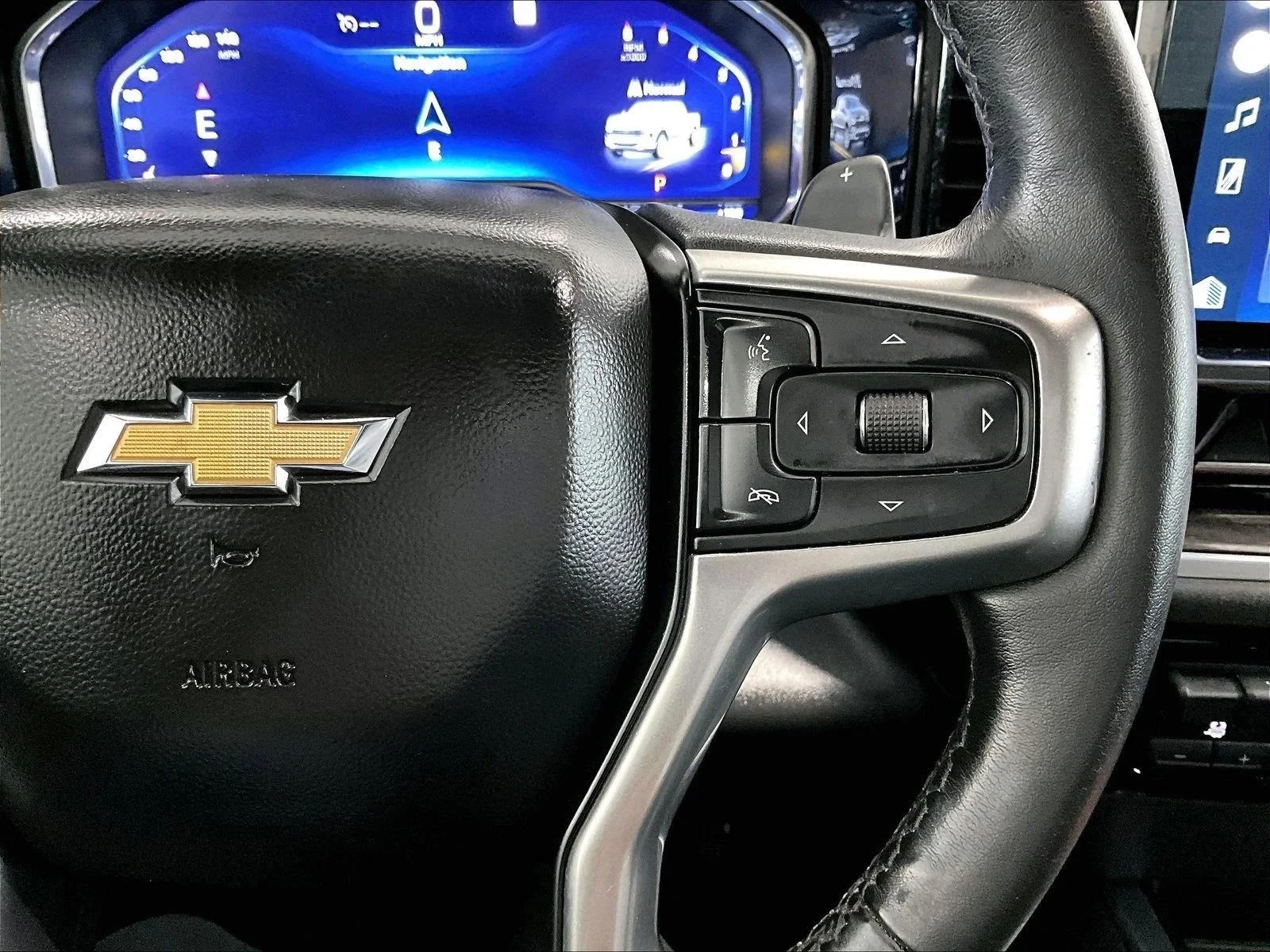 Used 2022 Iridescent Pearl Tricoat Chevrolet LTZ image 21
