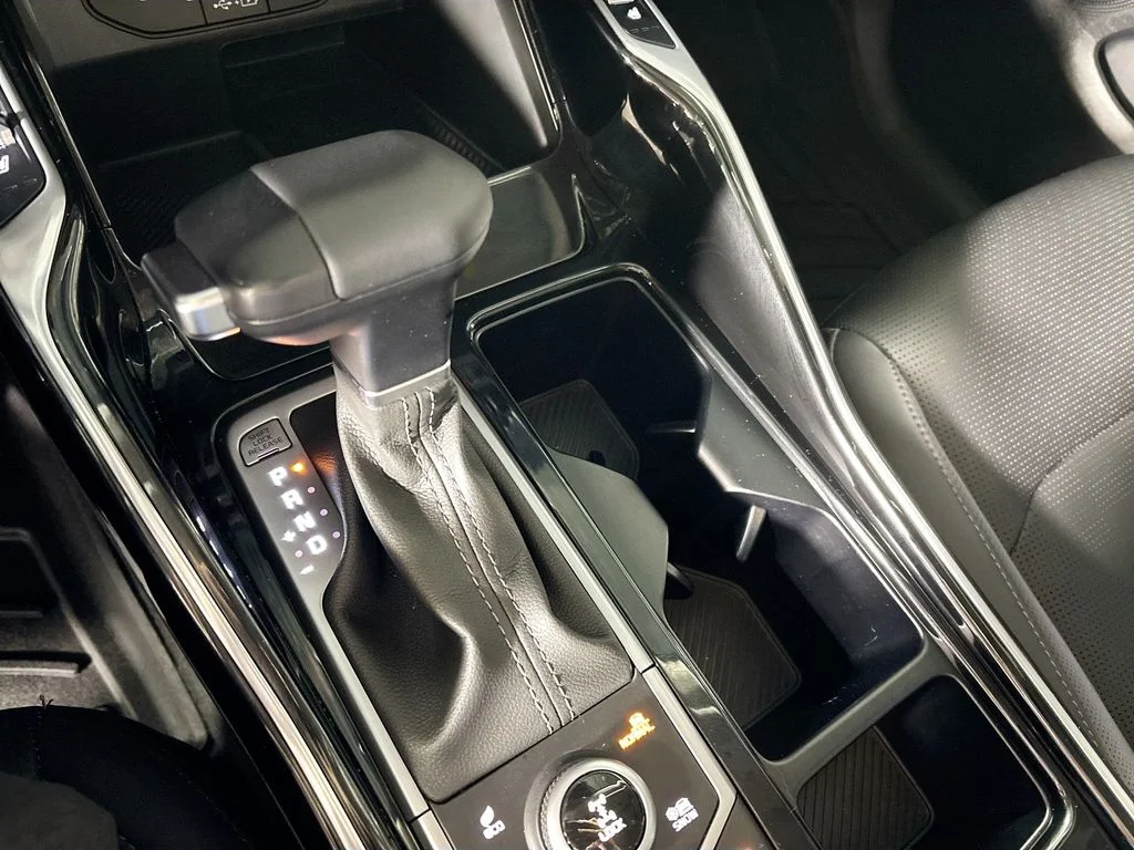 Used 2025 Black Kia X-Line SX image 18