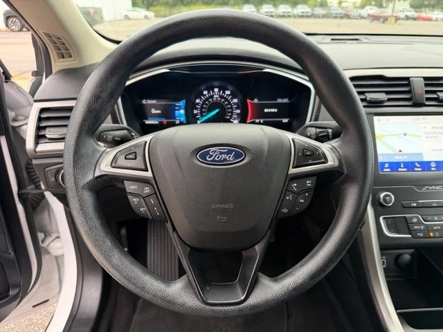 Used 2020 White Ford SE image 19
