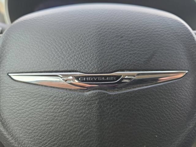 Used 2022 Black Chrysler Touring L image 5