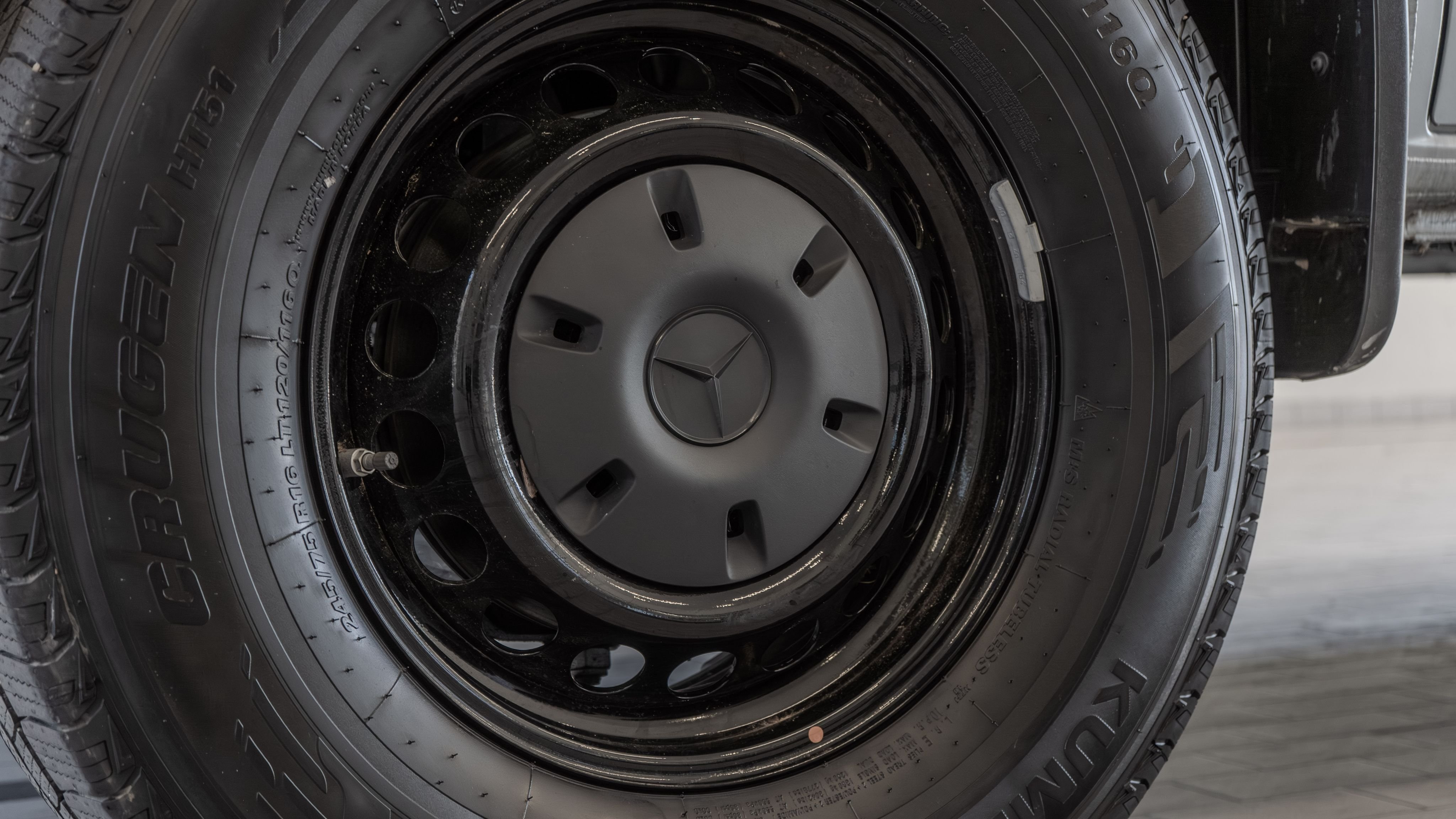 New 2025 High-tech silver metallic Mercedes-Benz Cargo 170 WB image 31