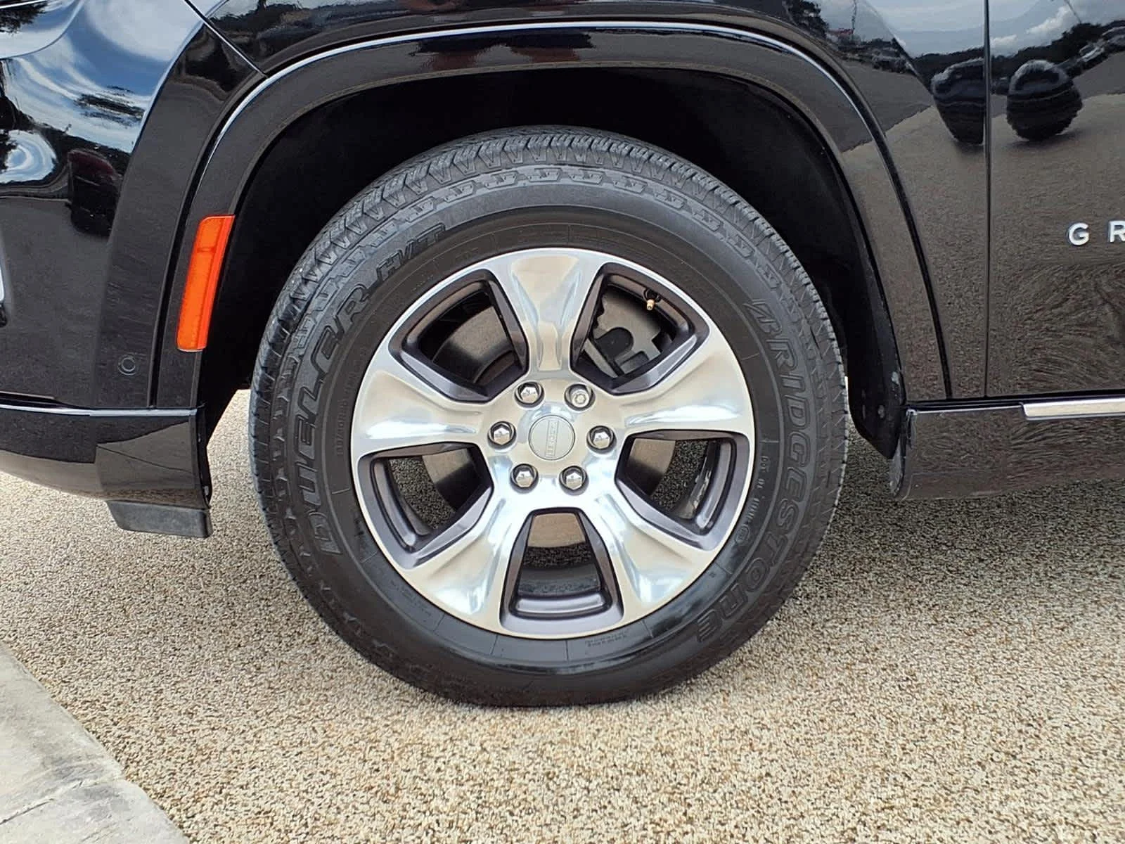 Used 2022 Diamond Black Crystal Pearlcoat Jeep Series I image 10