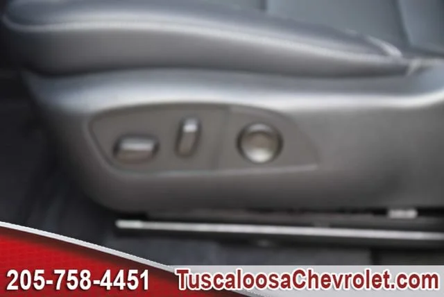 2027 Chevrolet Traverse LT - Photo 17