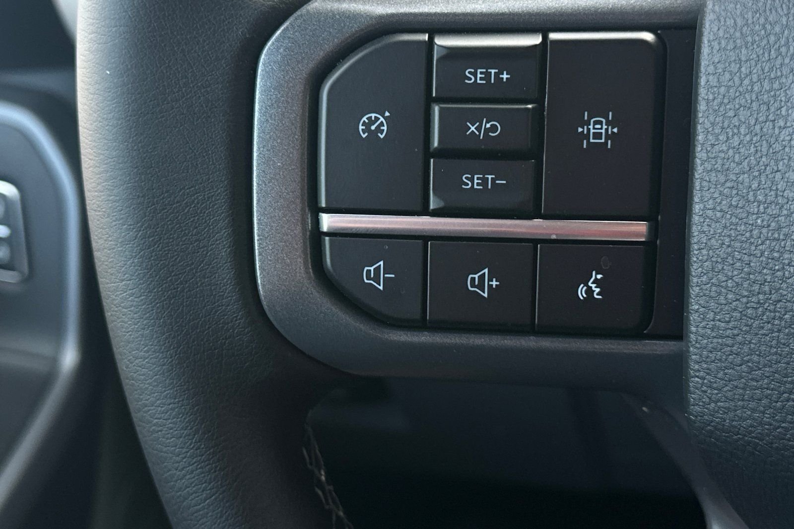 Used 2025 Black Ford XLT image 25