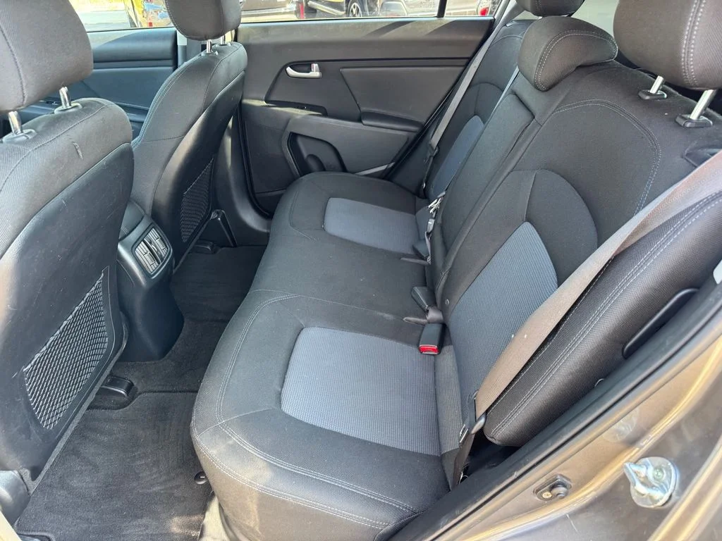 Used 2016 Silver Kia LX image 10