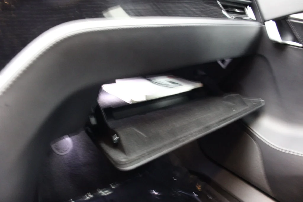 Used 2018 Obsidian Black Metallic Tesla  image 53