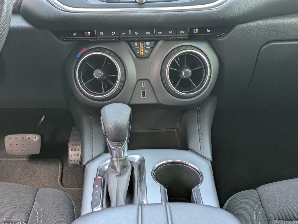 Used 2022 White Chevrolet LT image 20