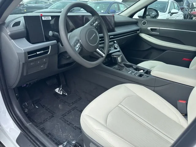 2025 Hyundai Sonata SE - Photo 19