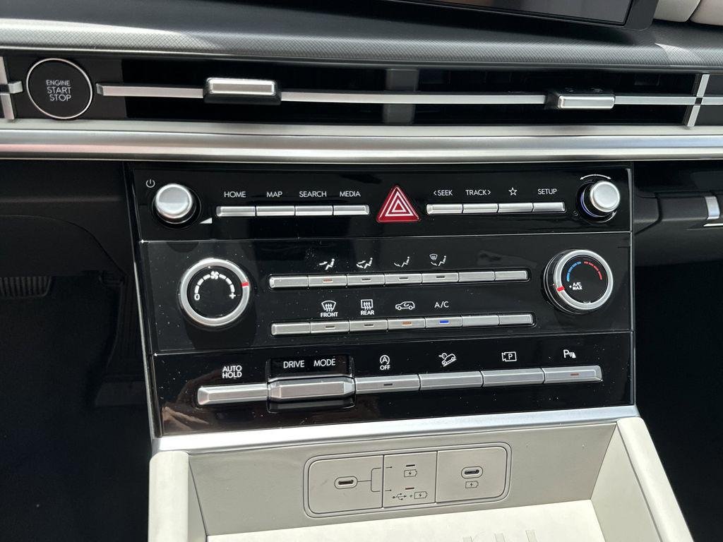 New 2026 Ecotronic Gray Hyundai SE FWD image 18