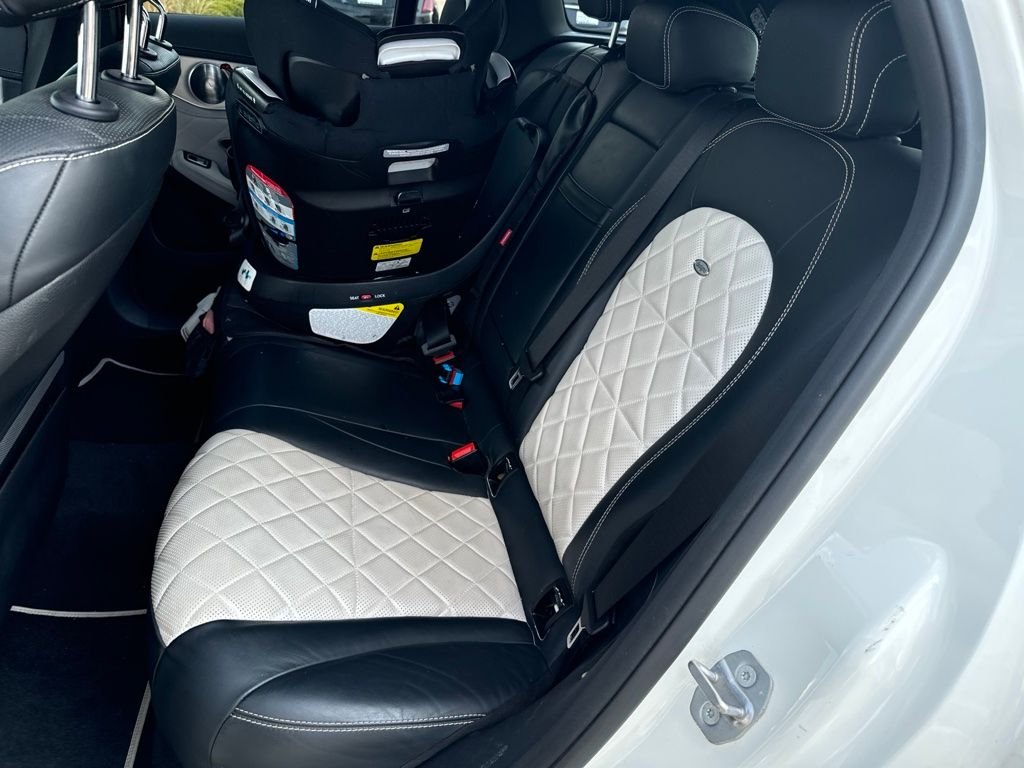 Used 2018 White Mercedes-Benz GLC 300 image 7