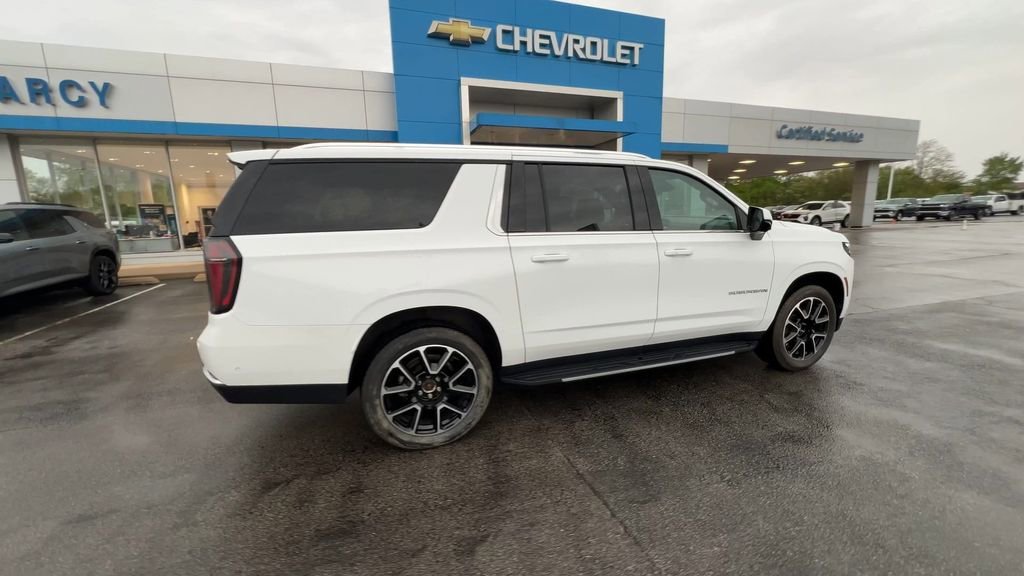 Used 2025 Summit White Chevrolet LT image 8
