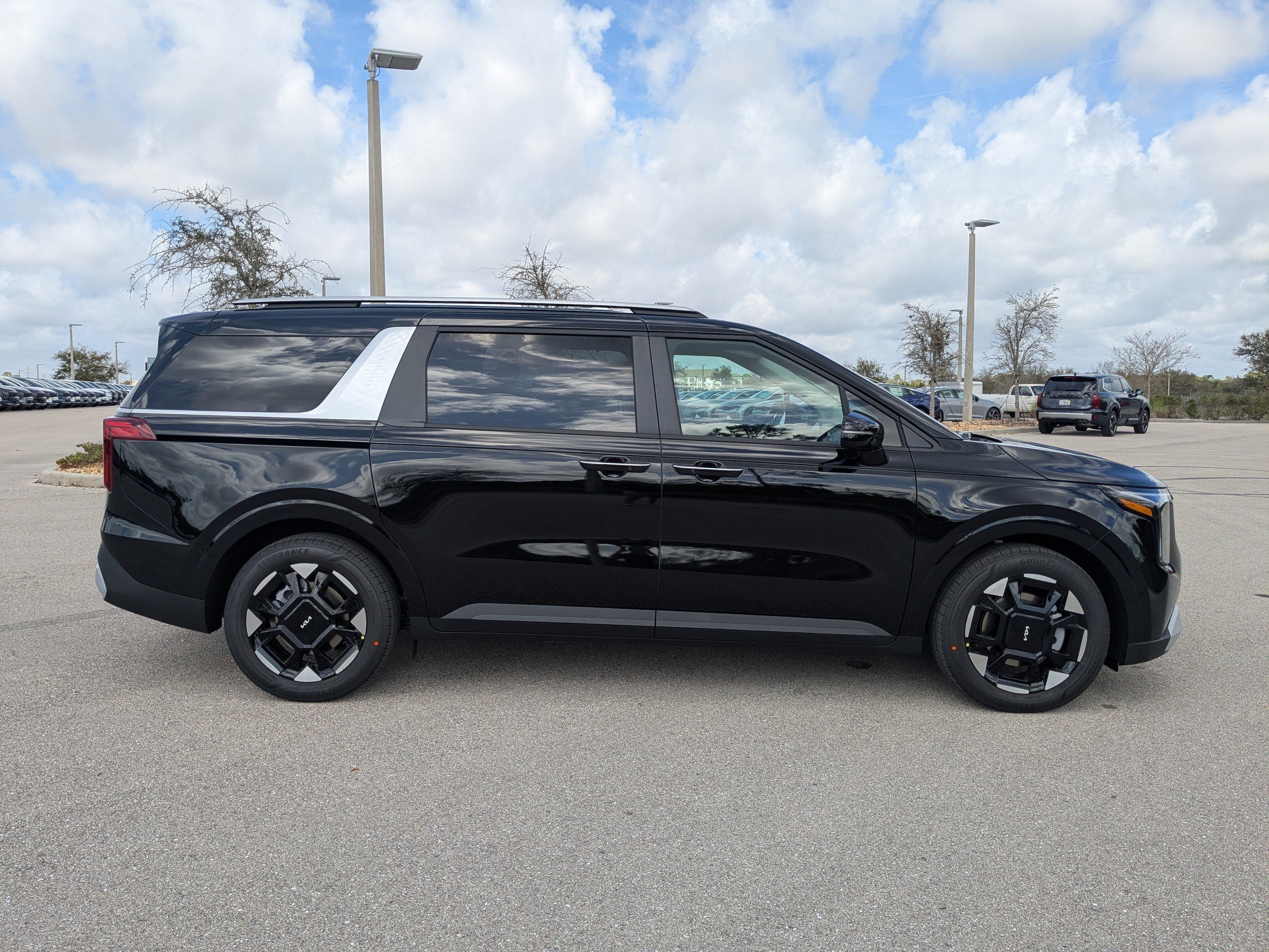 New 2026 Aurora Black Pearl Kia EX image 4