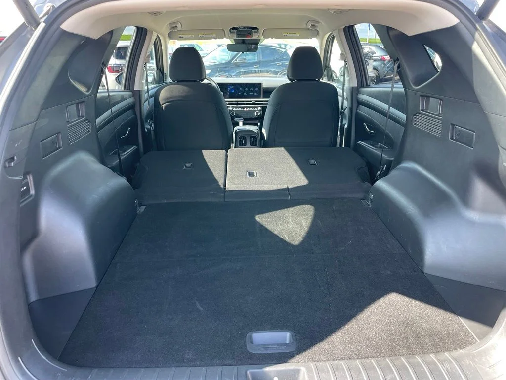 Used 2025 Hampton Gray Hyundai SEL image 28