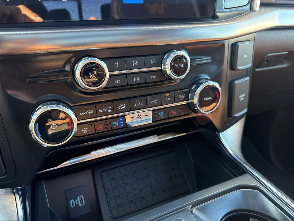 Used 2024 Gray Ford King Ranch image 21