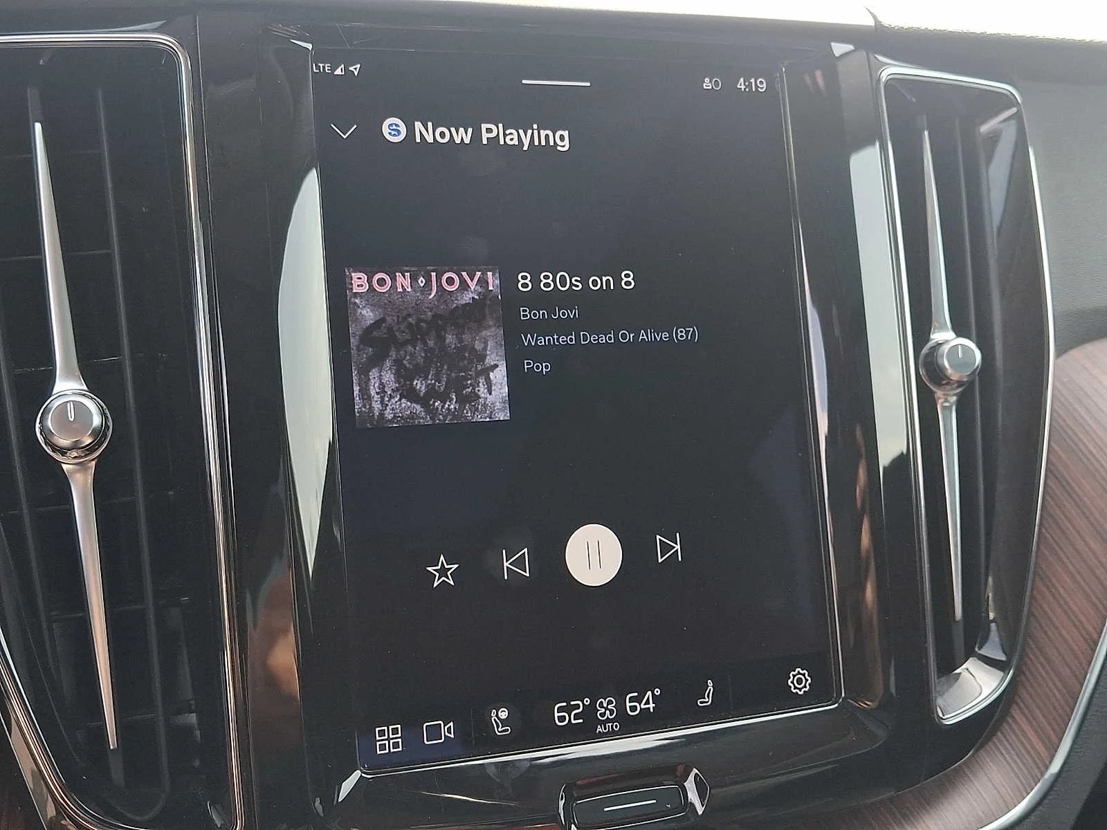 2023 Volvo XC60 Plus - Photo 17