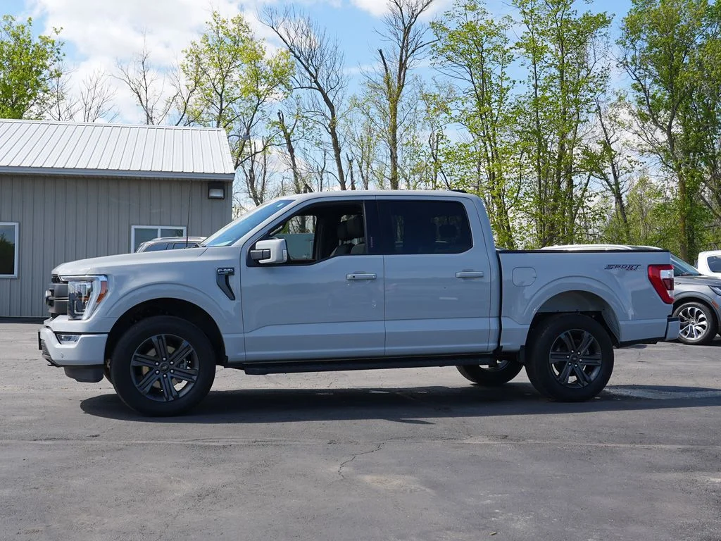 Used 2023  Ford Lariat image 6