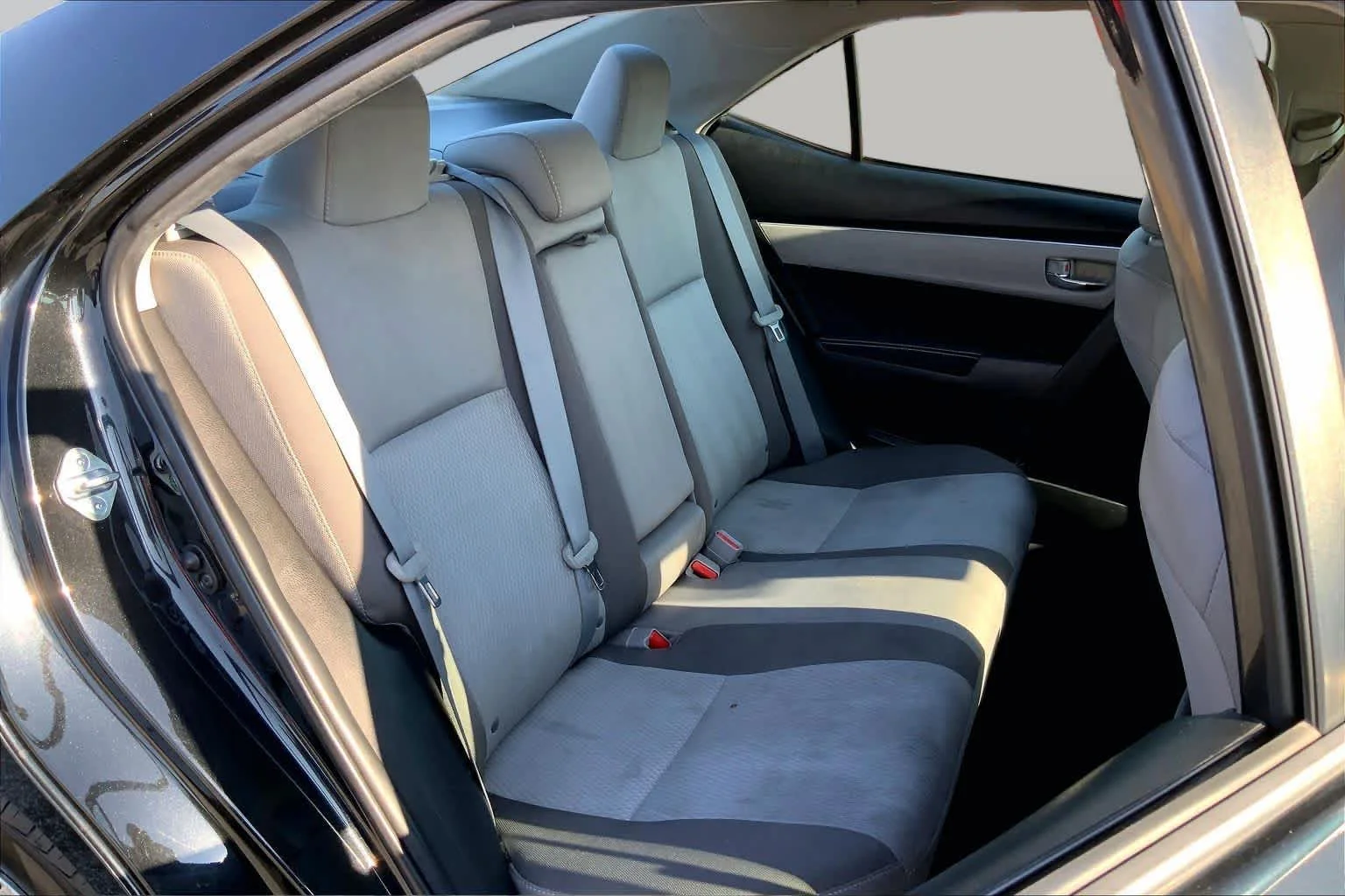 Used 2018 Black Sand Pearl Toyota L image 17