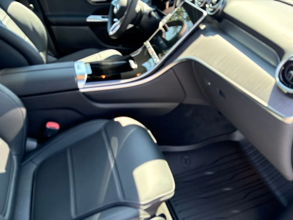 New 2027 Obsidian Black Metallic Mercedes-Benz GLC 300 image 60