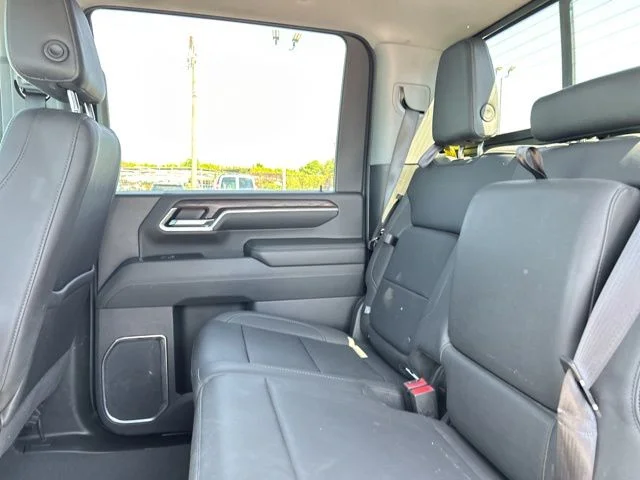 Used 2024 White GMC SLT image 19