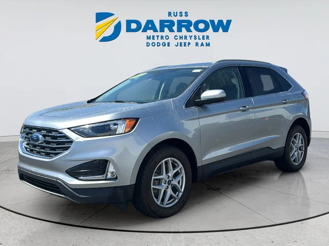 Used 2022 Silver Ford SEL image 1