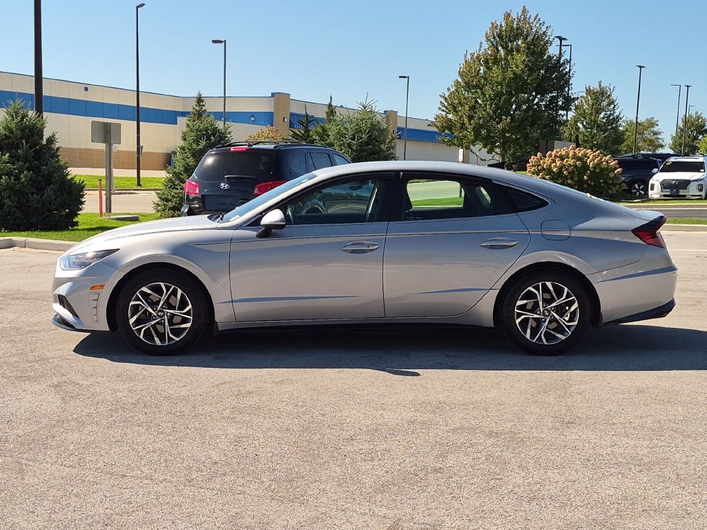 Certified Used 2023 Silver Hyundai SEL image 4