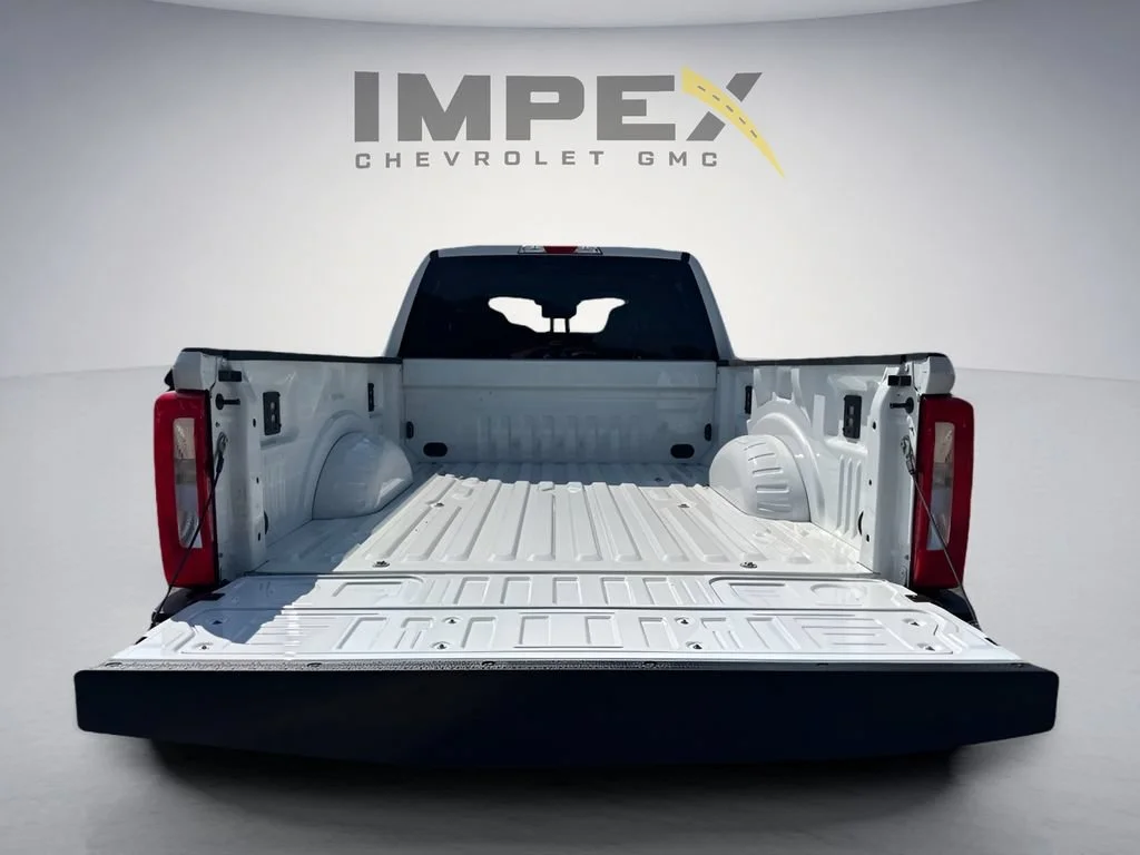 Used 2025 White Ford XL image 29
