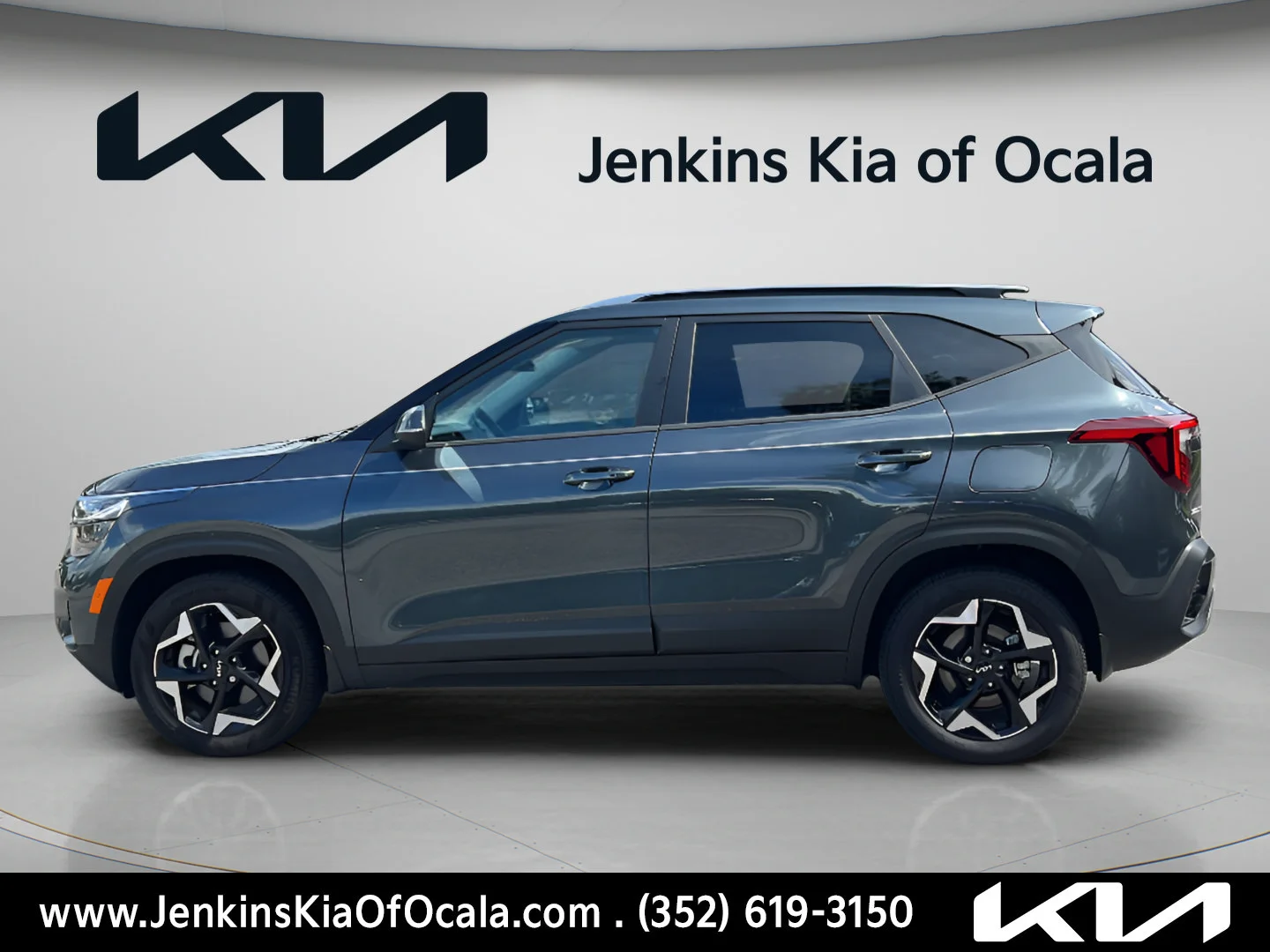 Used 2025 Gravity Gray Kia S image 6