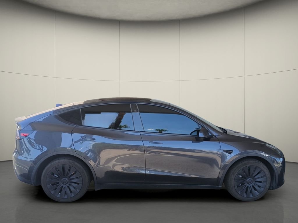 Used 2024  Tesla Standard Range image 8
