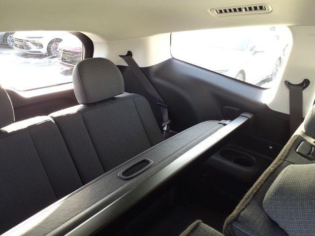 New 2026 Abyss Black Hyundai SE image 15