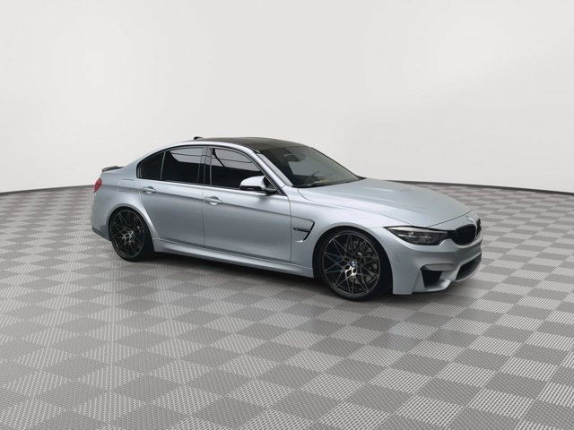 Used 2018  BMW CS image 9