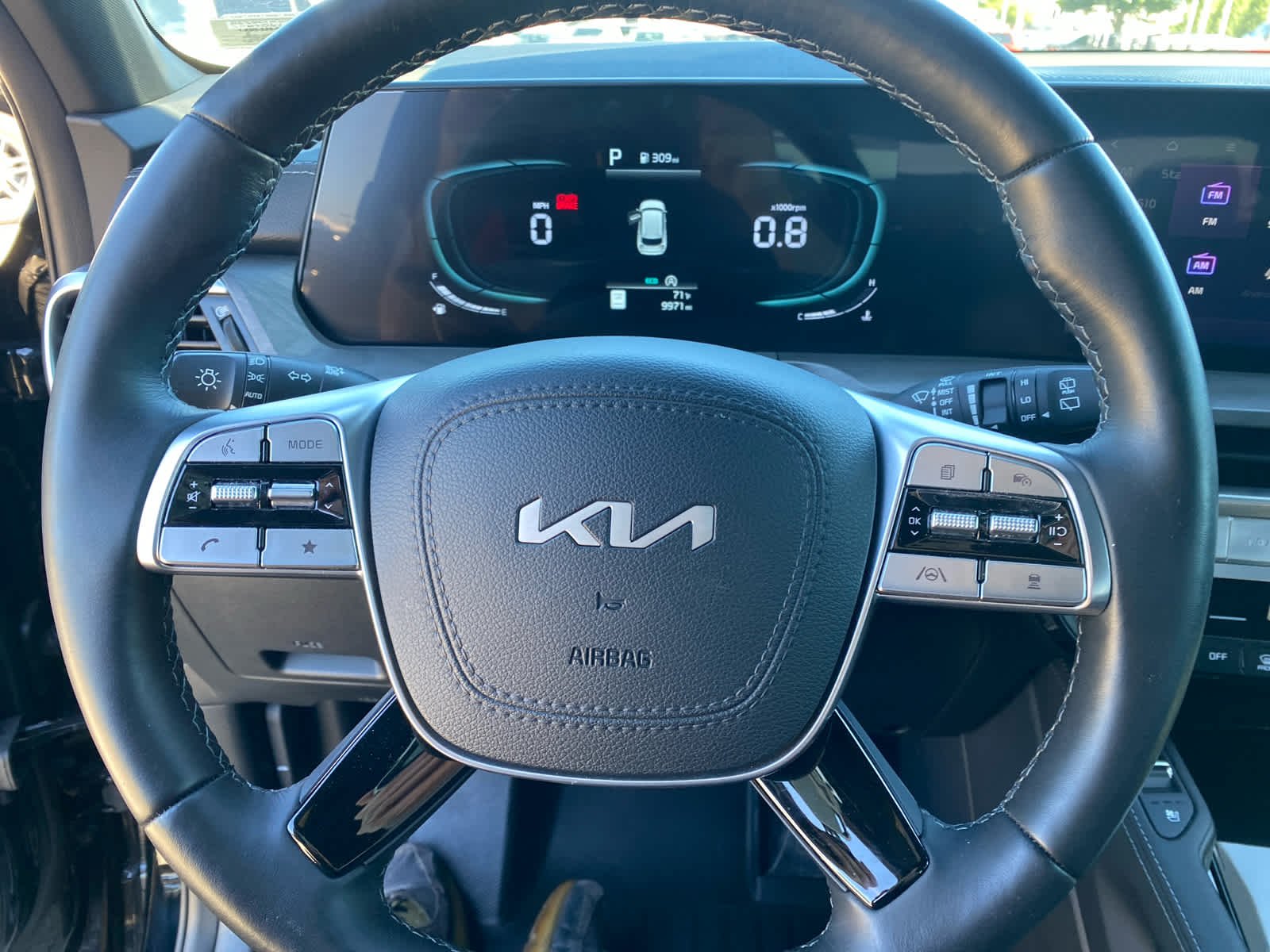 Used 2025  Kia EX X-Line image 11