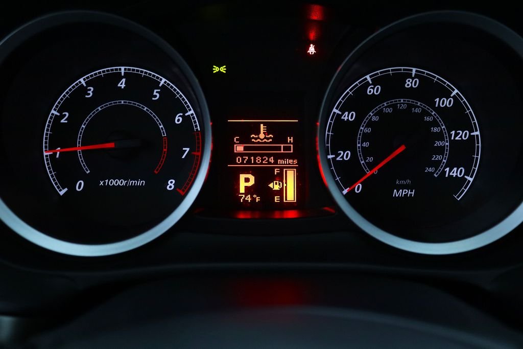 Used 2014 Silver Mitsubishi ES image 18