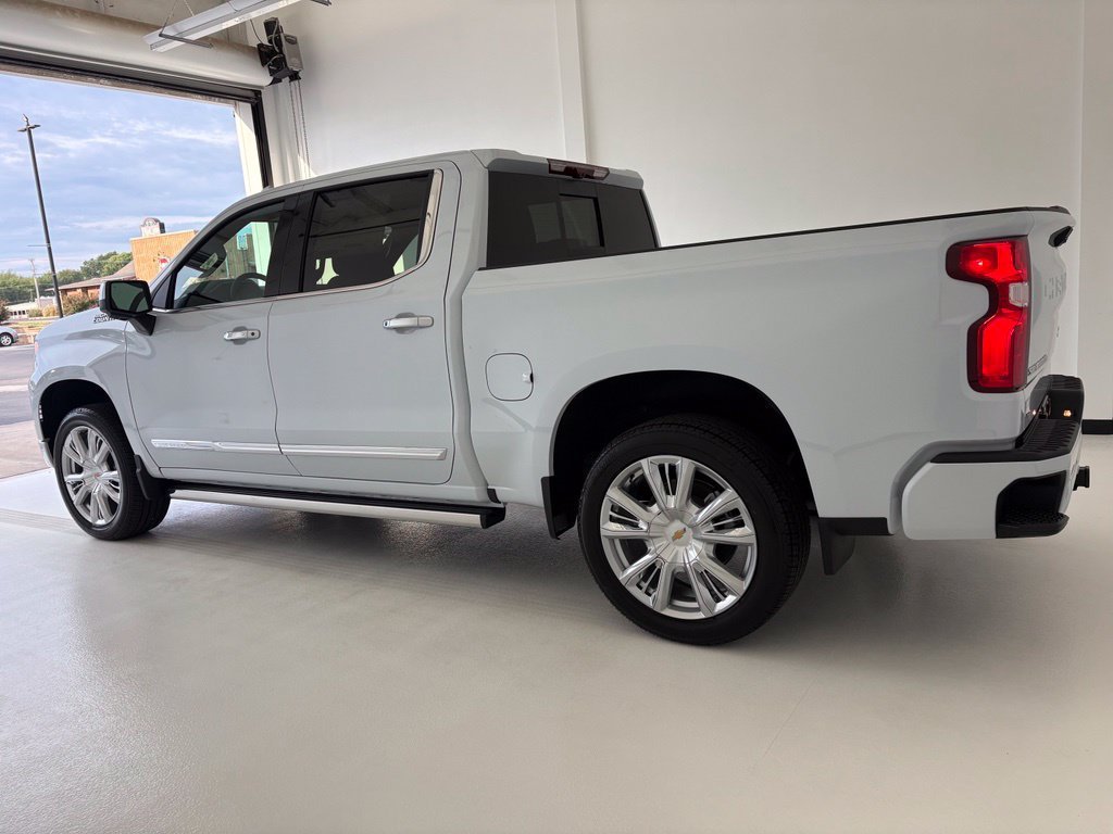 New 2026 Polar White Tricoat Chevrolet High Country image 19