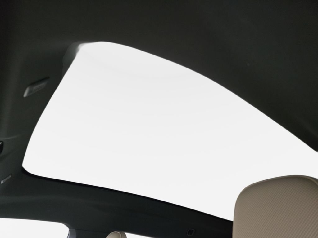 Certified Used 2024 White BMW xDrive50 image 28