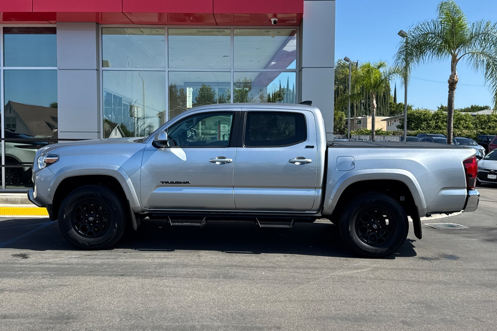 Certified Used 2022 Silver Toyota SR5 image 9