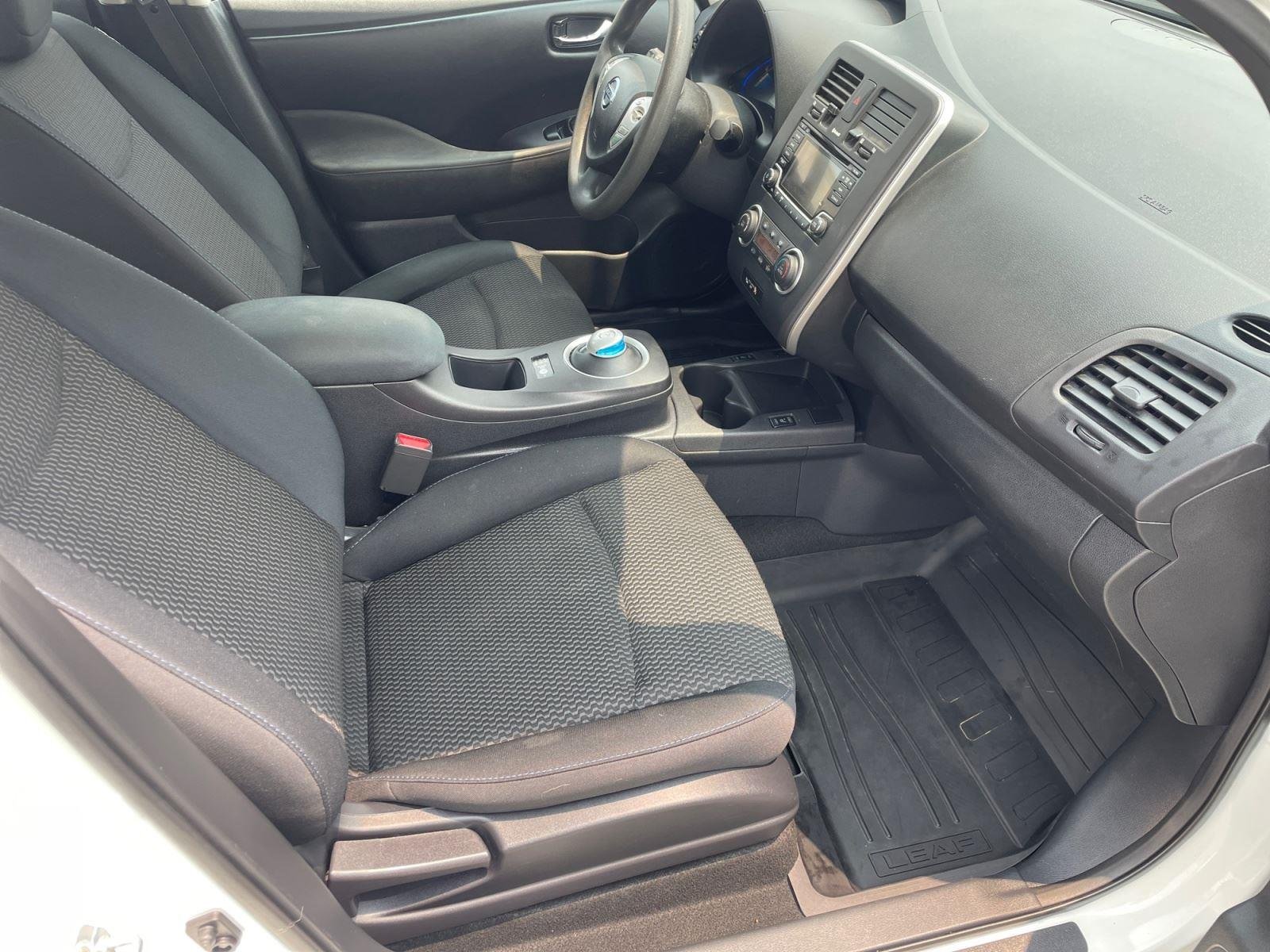Used 2016 Pearl White Nissan S image 15