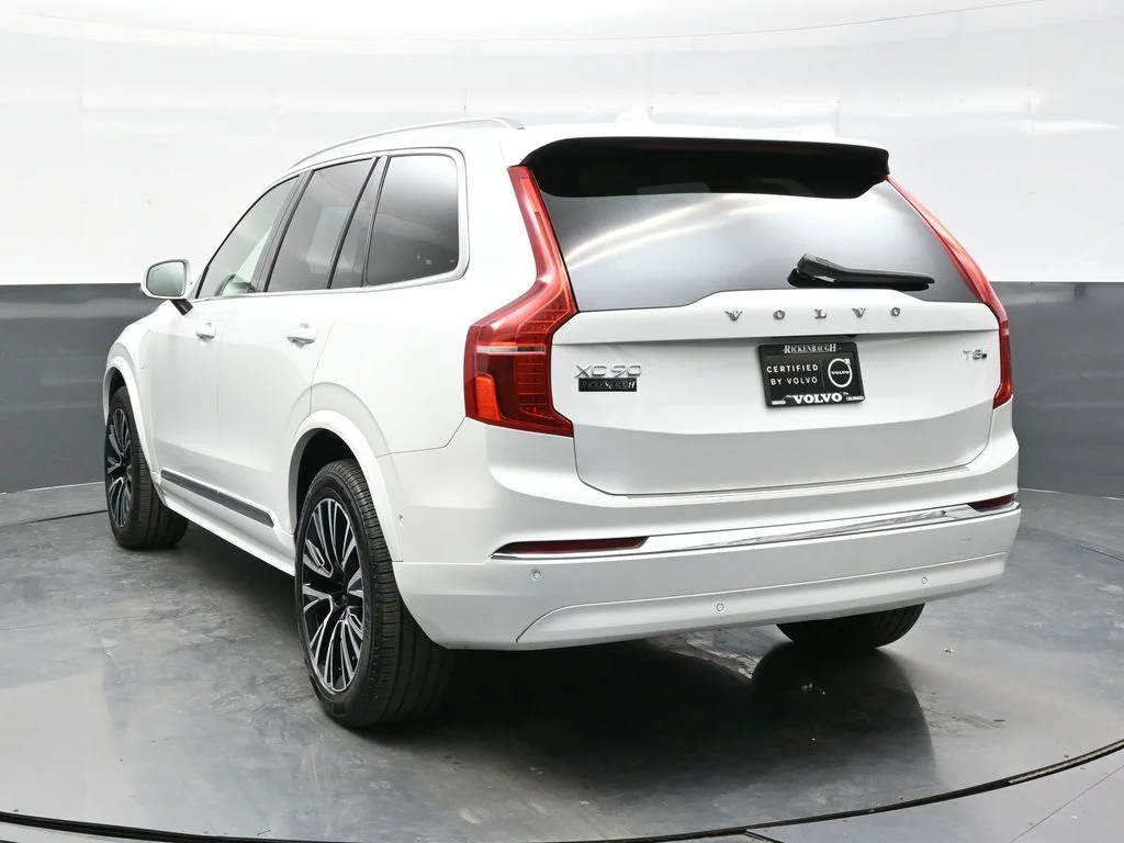 Certified Used 2025 Crystal White Volvo Plus image 5