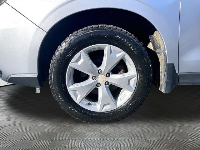 Used 2016 Silver Subaru 2.5i Premium image 9