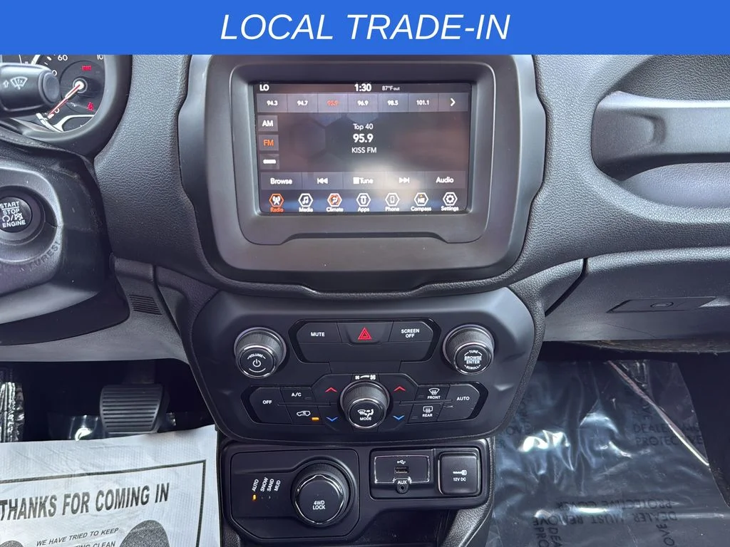 Used 2018 White Jeep Latitude image 19