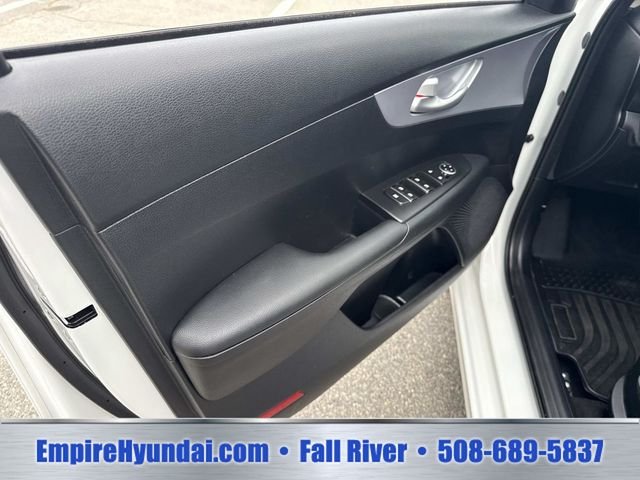 2024 Kia Forte LXS - Photo 16