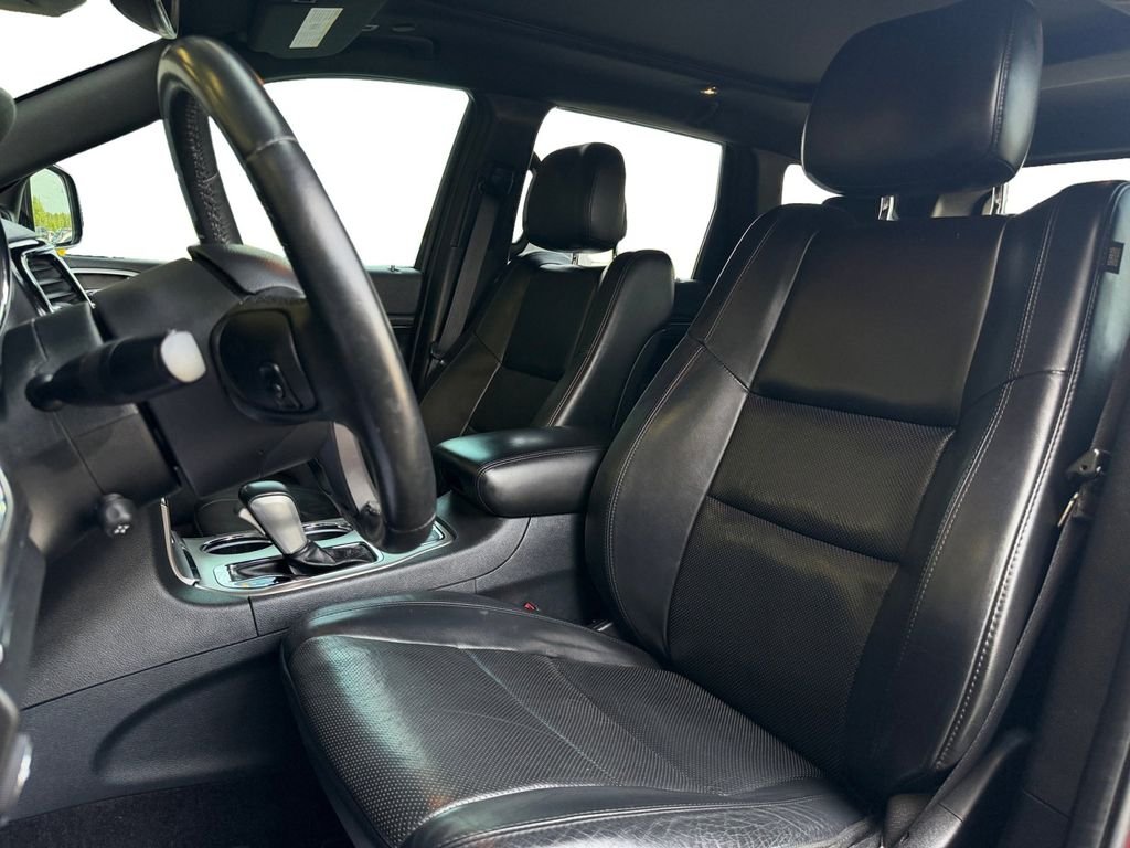 Used 2019 Red Jeep Limited image 26