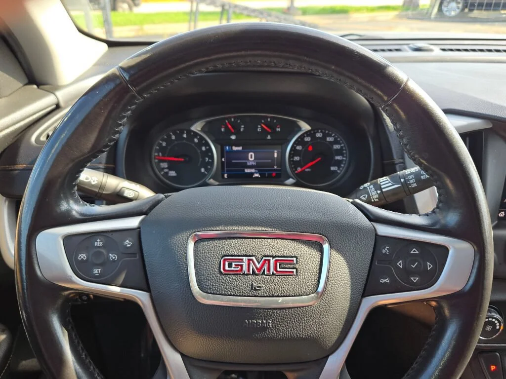 Used 2021 Gray GMC SLE image 27