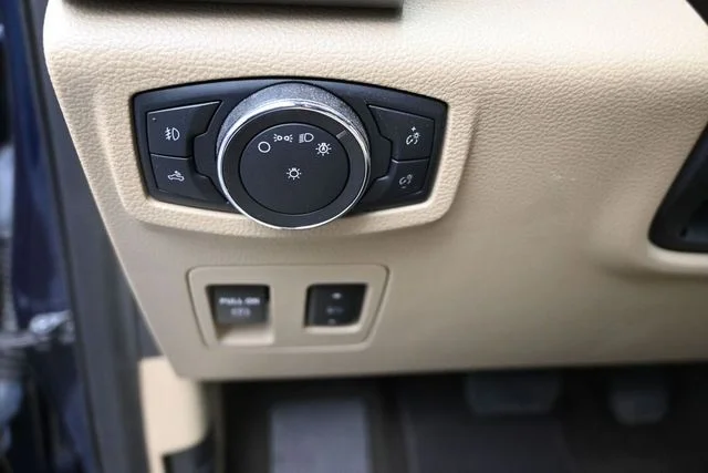 Used 2019 Blue Ford Lariat image 17