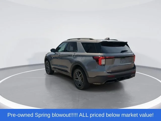 Used 2025 Gray Ford ST-Line image 6