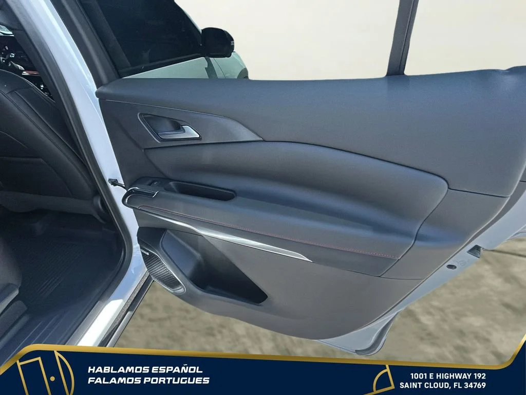 Used 2024 Iridescent Pearl Tricoat Chevrolet RS image 24