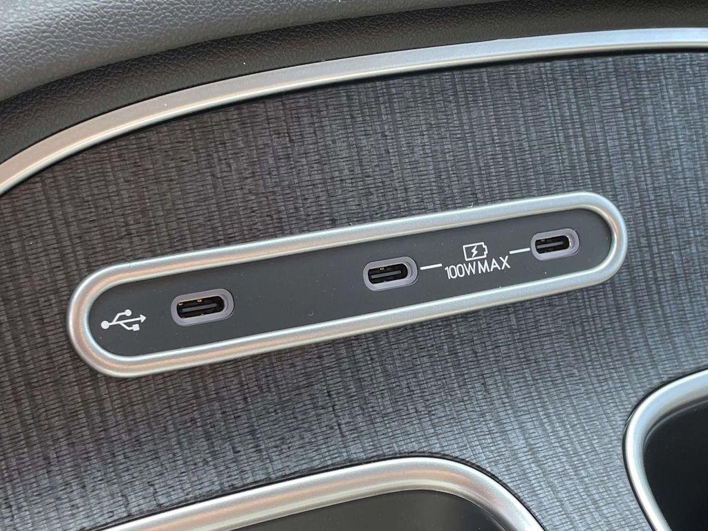 New 2026 White Hyundai Limited FWD image 31