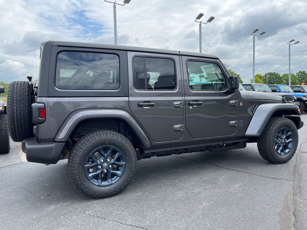 New 2026 Granite Crystal Metallic Clearcoat Jeep 85th Anniversary Edition image 48