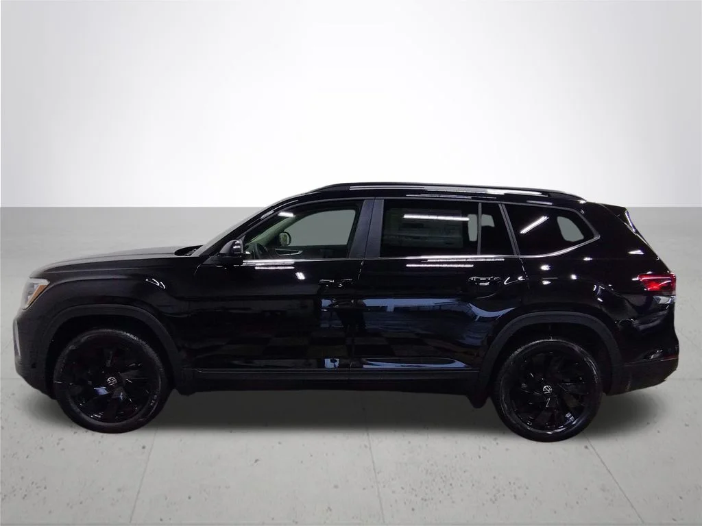 New 2026 Black Volkswagen 2.0T SE w/Technology image 9